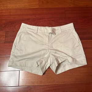 Vineyard Vines women's khaki 3.5" inseam shorts size 2
